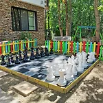 Family For Short-term Vacation Apartment